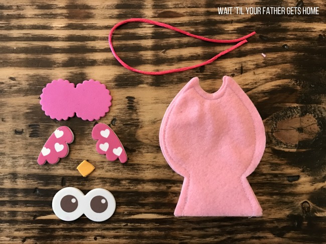 Owl Lollipop Cover Valentine Crafts with Oriental Trading and Wait 'Til Your Father Gets Home #ValentinesDay #CardBox #ValentinesDayCards #aff #sp #OrientalTrading