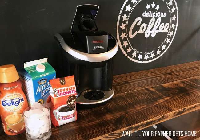 ABC Dunkin' Donuts Blended Coffee drink featuring Dunkin' Donuts coffee from @Publix by Wait 'Til Your Father Gets Home #pmedia #ad #DunkinDonutsPublix