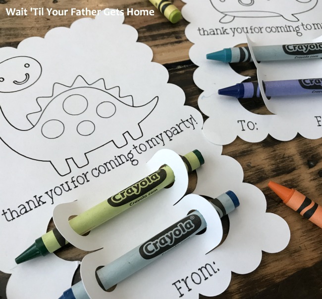Ultimate Fine Point Pen Set from #Cricut can help you create easy and adorable thank you notes for your child's birthday party this year. #CricutMade #CricutExplore #ad #sp #UltimatePenSet #thankyoucard #coloringcard #Kids