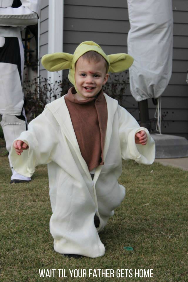 Family Halloween Costume ideas via Wait Til Your Father Gets Home & Oriental Trading #ad #sp #OrientalTrading #Halloween #HalloweenCostumes #FamilyCostumes #FamilyHalloweenCostumes #ThemeCostumes #GroupCostumes #StarWars #Avengers #Batman #Ghostbusters #kidcostumes