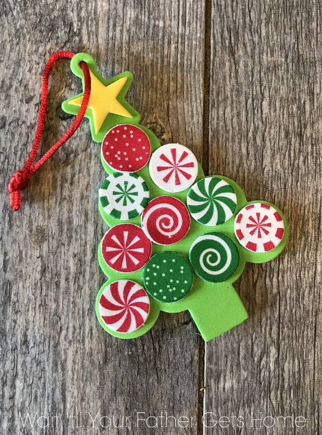 Christmas Crafts with Kids and Oriental Trading #ChristmasCrafts #ChristmasOrnaments #KidCrafts #KidChristmasCrafts #ad #sp #OrientalTrading